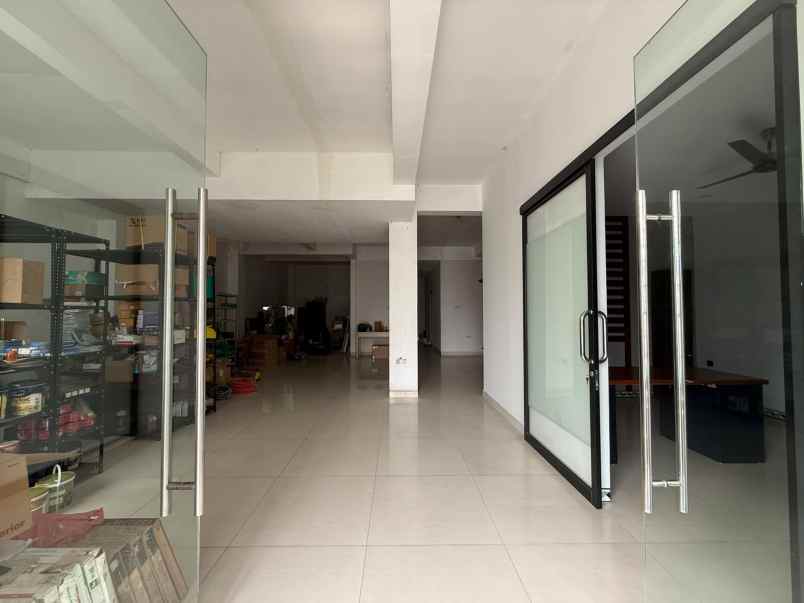 ruko 3 lantai ngagel surabaya row jalan 20 meter