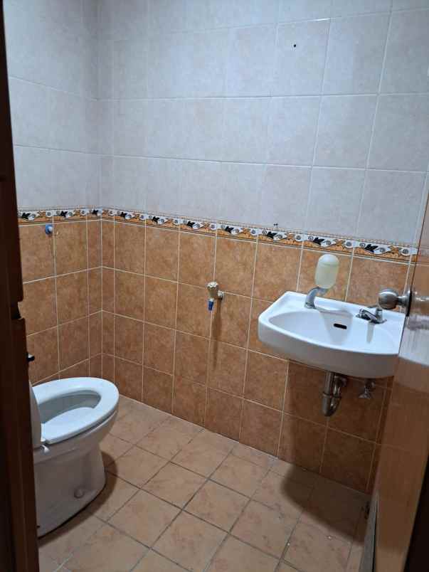 ruko 4 lantai area bisnis pondok indah