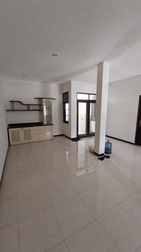 rumah 1 lantai lebar 9 siap huni darmo satelit
