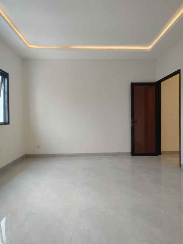 rumah 2 lantai modern minimalis di cipayung jaktim