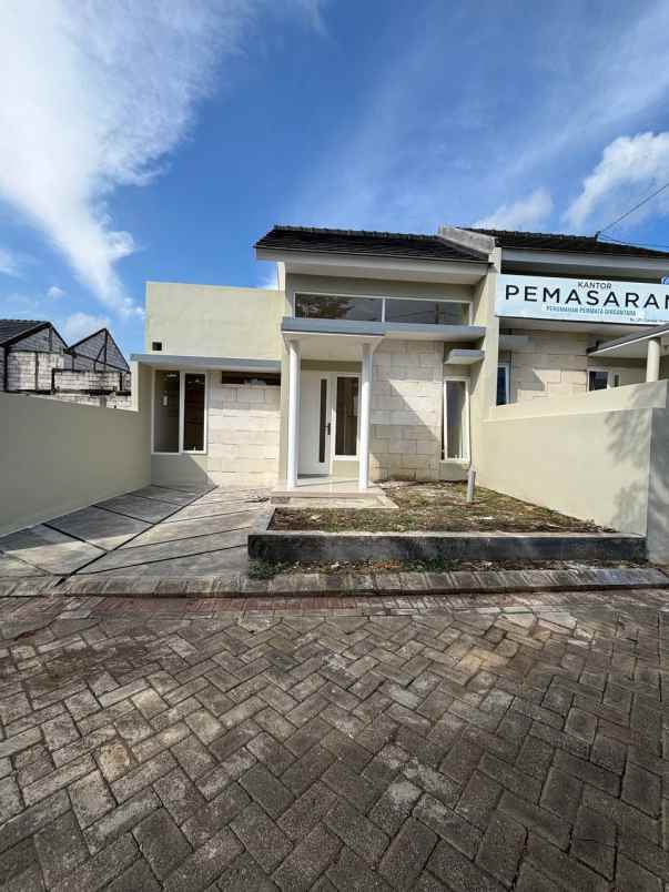 rumah 300 jutaan lokasi dekat bandara abd saleh