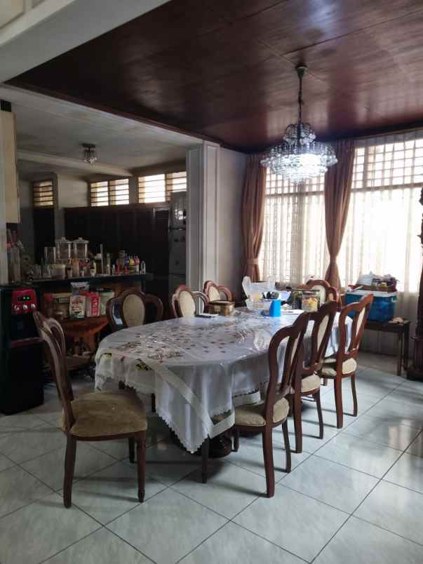 rumah asri 2 lantai di cempaka putih jakarta pusat