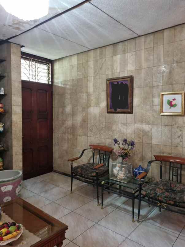 rumah asri 2 lantai di cempaka putih jakarta pusat