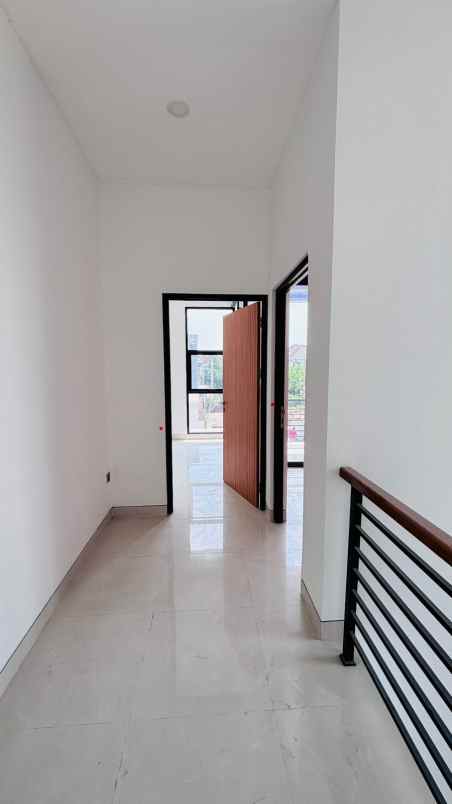 rumah baru 2 lantai di tengah kota jogja