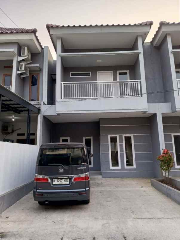 rumah baru dalam cluster di meruya park jakbar