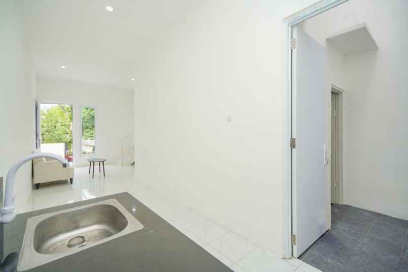 rumah baru dalam komplek di rawalumbu bekasi kota