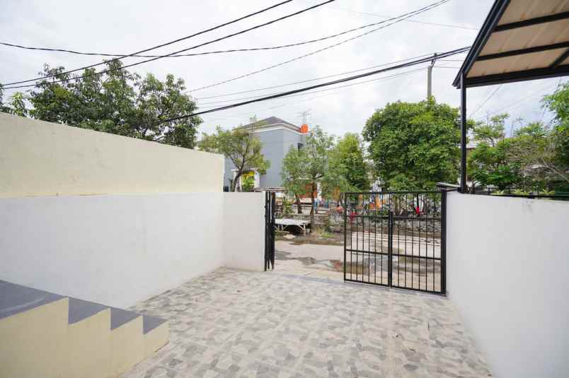 rumah baru dalam komplek di rawalumbu bekasi kota