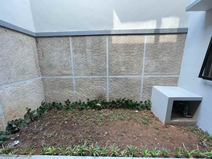 rumah baru di pondok cabe samping kampus ut