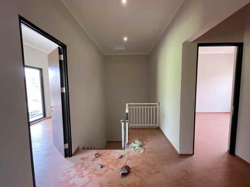 rumah baru di pondok cabe samping kampus ut