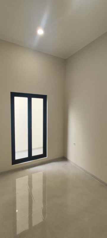 rumah baru nginden intan timur hadap utara