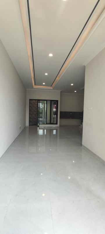 rumah baru nginden intan timur hadap utara