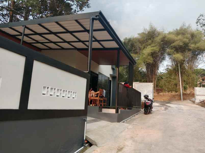 rumah baru shm ready siap huni bisa kpr sekitar unnes