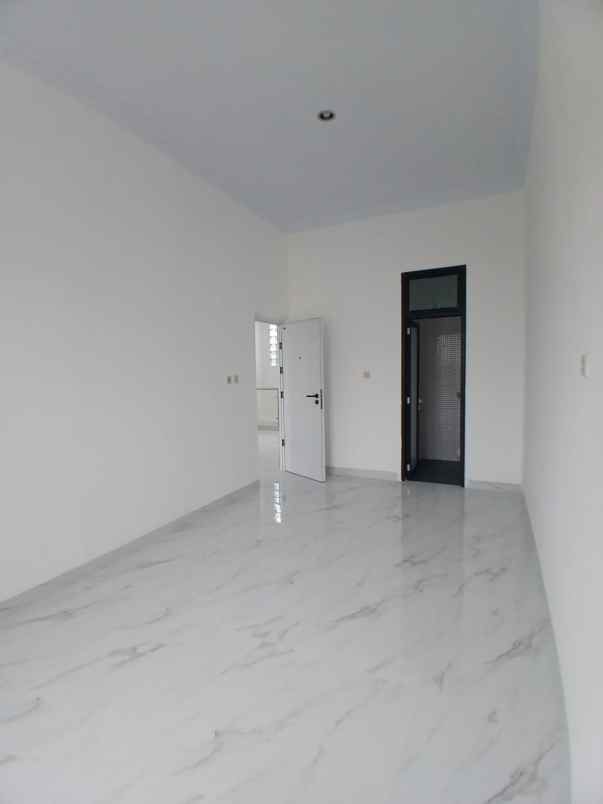 rumah baru siap huni di harapan indah 1 bekasi