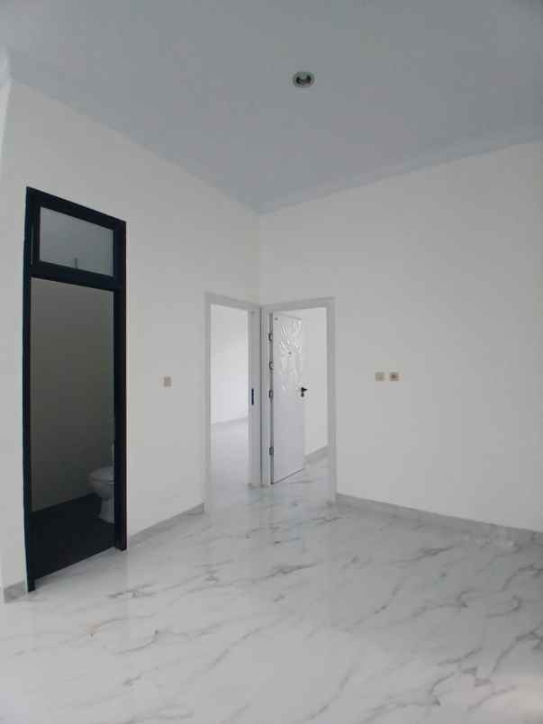 rumah baru siap huni di harapan indah 1 bekasi