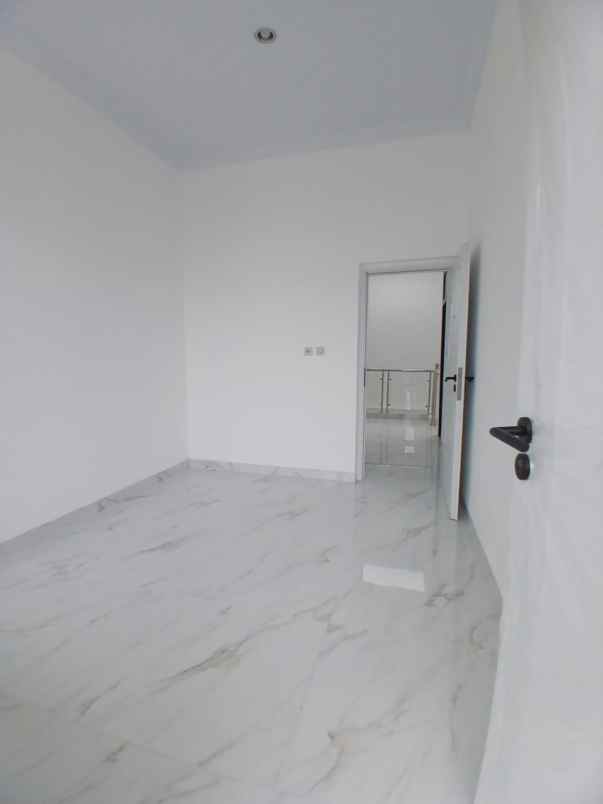 rumah baru siap huni di harapan indah 1 bekasi