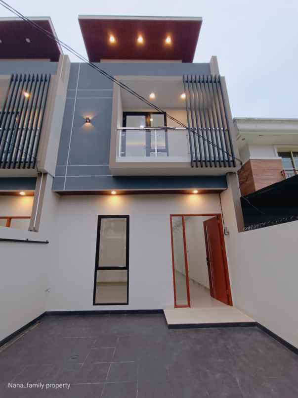 rumah baru siap huni di kembangan meruya jakbar