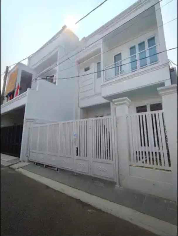 rumah baru siap huni di pondok kelapa jakarta timur