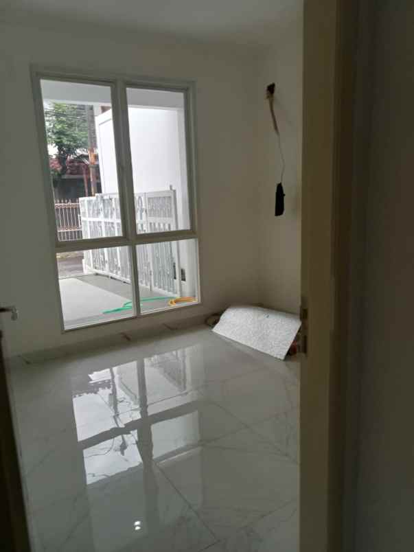 rumah baru siap huni di pondok kelapa jakarta timur