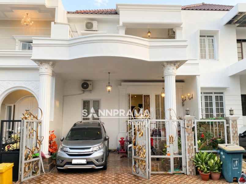 rumah cantik 2 lantai di dalam cluster tanah baru