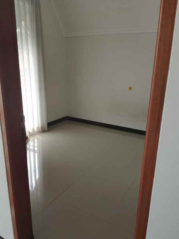 rumah cluster d royale cihanjuang security 24 jam