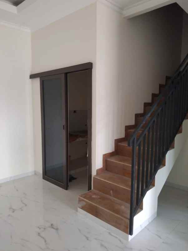 rumah dekat tol jatiwarna bekasi