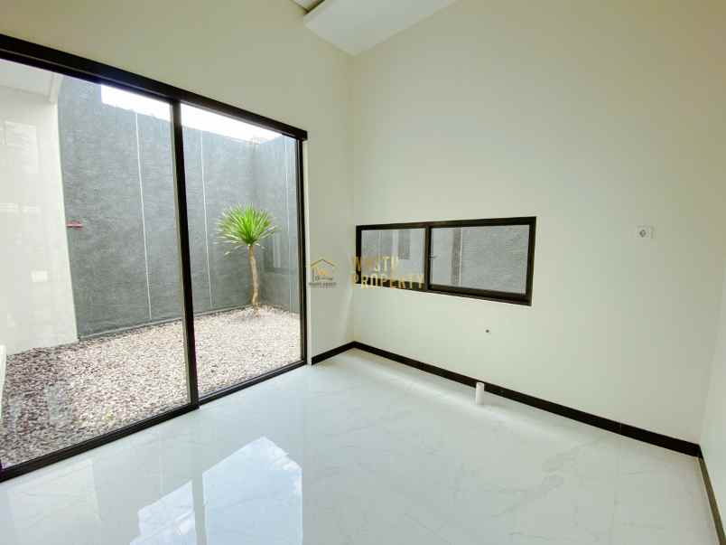 rumah desain mewah tanah luas di ngaglik sleman