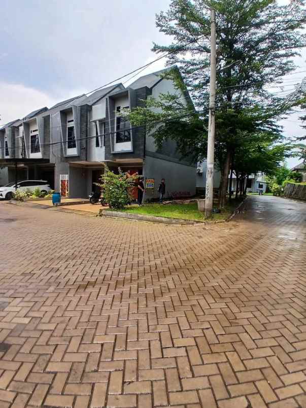 rumah hook 2 lantai dalam cluster di depok