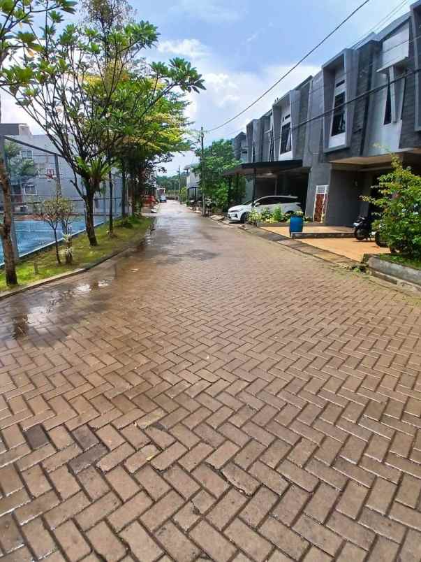 rumah hook 2 lantai dalam cluster di depok