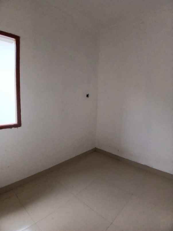 rumah hook 2 lantai dalam cluster di depok