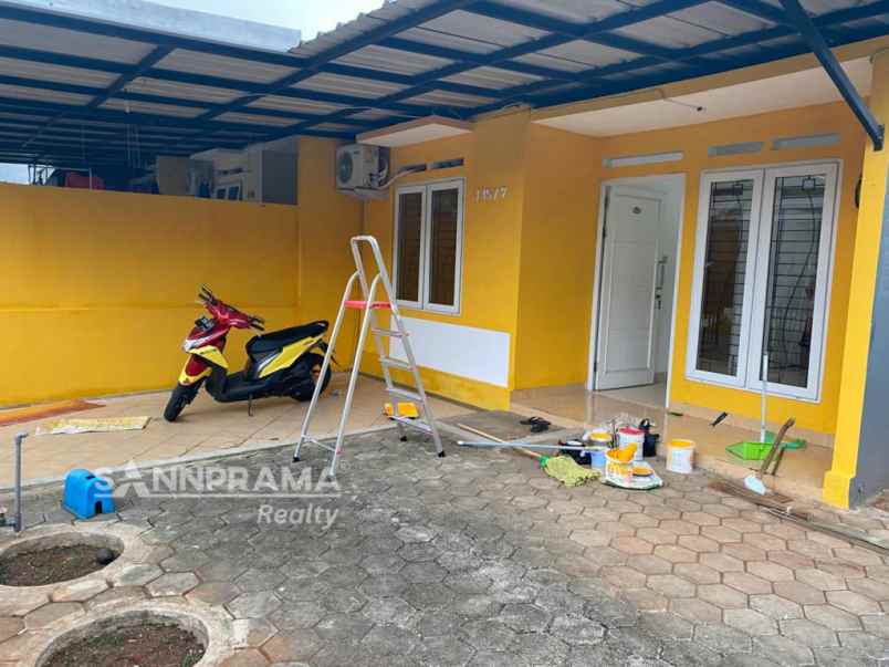 rumah hook bella casa depok tanah luas melin