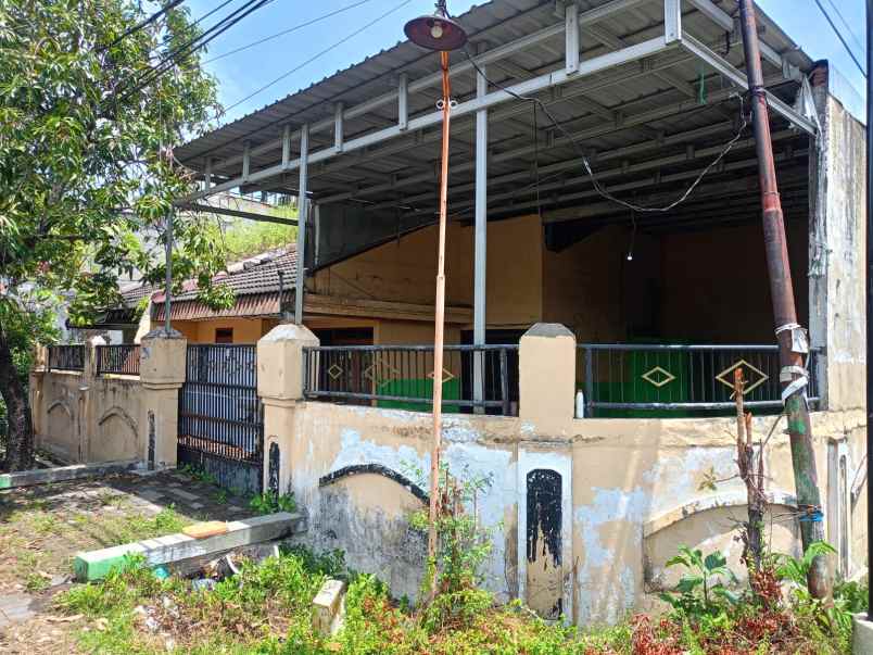 rumah hook pojok full bangunan