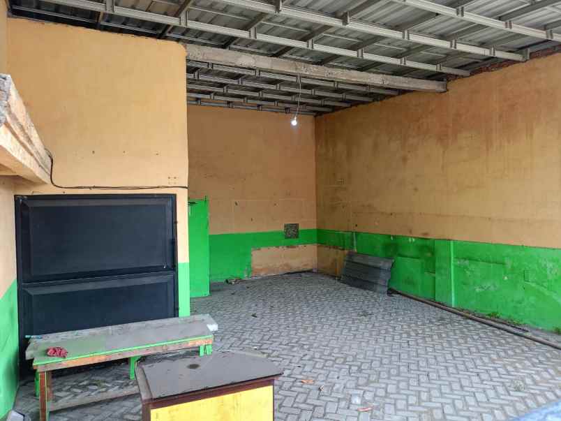 rumah hook pojok full bangunan