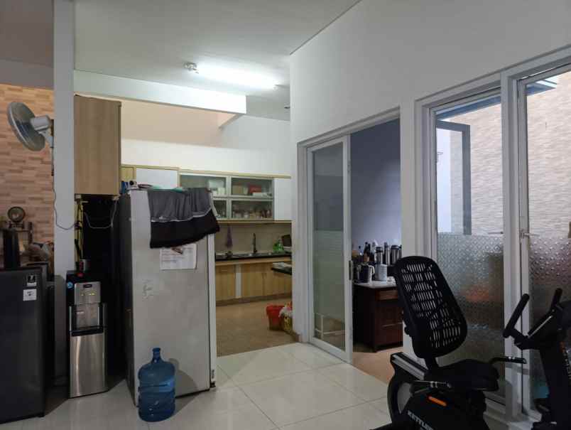 rumah hook shm didaerah gambir jakarta pusat
