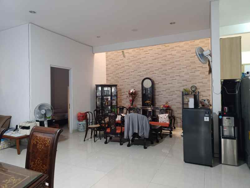 rumah hook shm didaerah gambir jakarta pusat