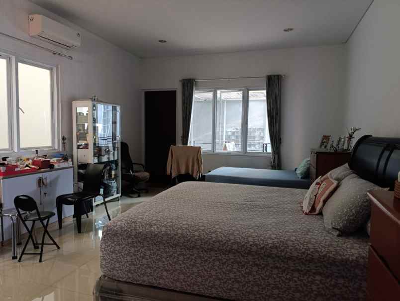 rumah hook shm didaerah gambir jakarta pusat