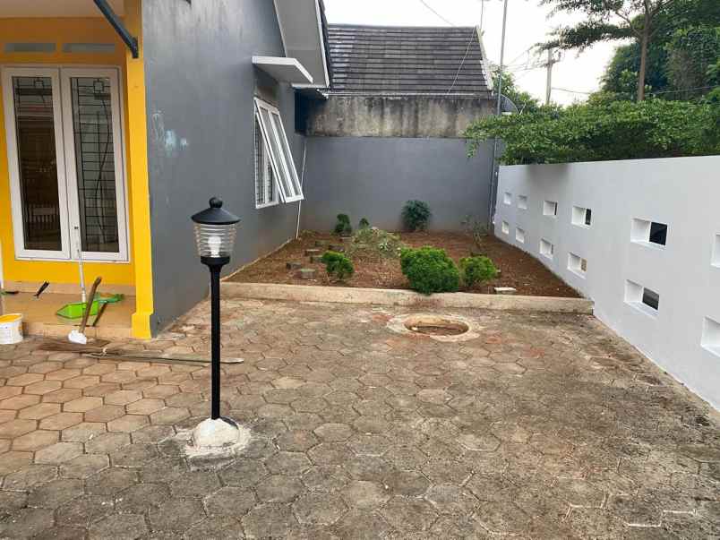 rumah hook strategis di bella casa residence depok