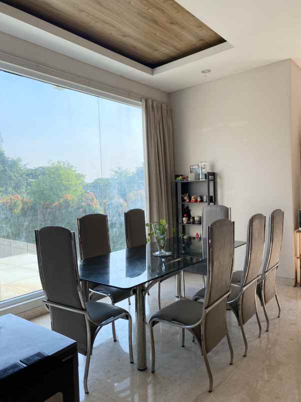 rumah jl puri mutiara raya