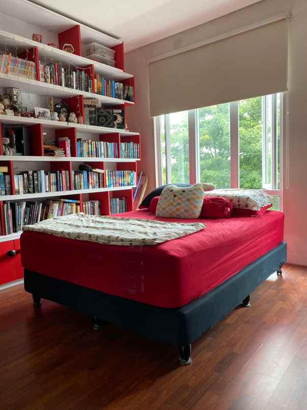 rumah jl puri mutiara raya