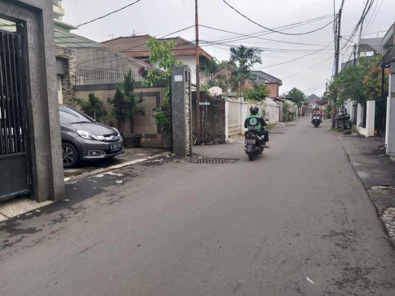 rumah jl raya rawajati timur