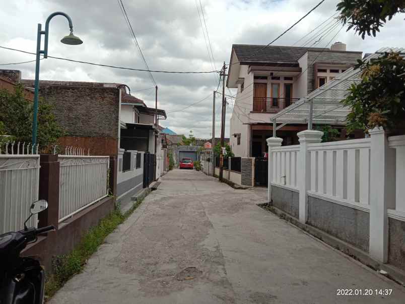 rumah jln sekelumus 1 no 4 kel