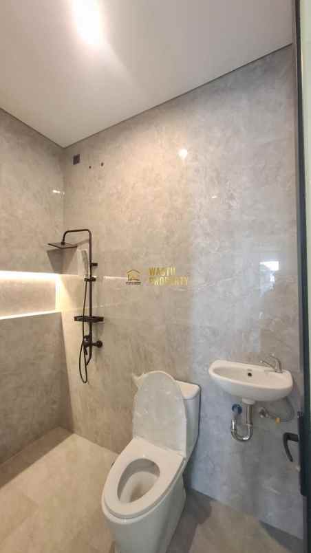 rumah keluarga nyaman di area timur candi sambisari