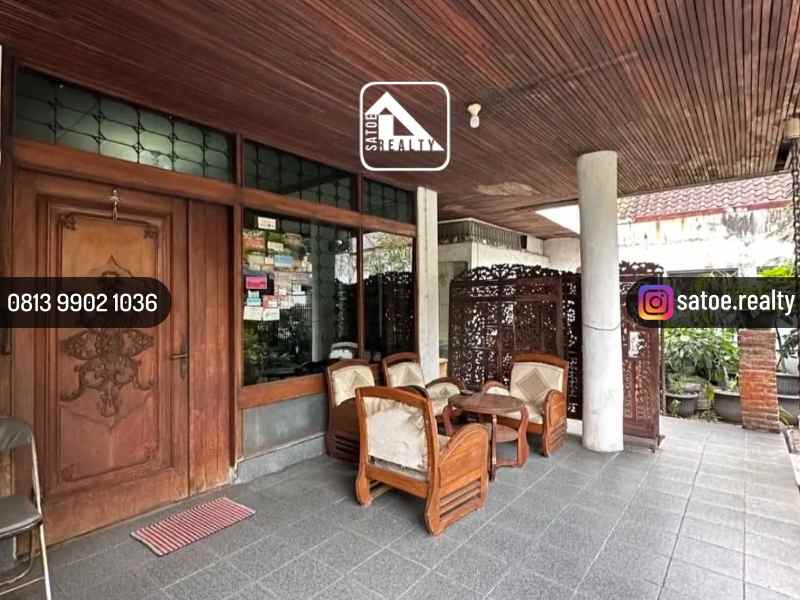 rumah klasik halaman luas di dekat gedung sate bandung