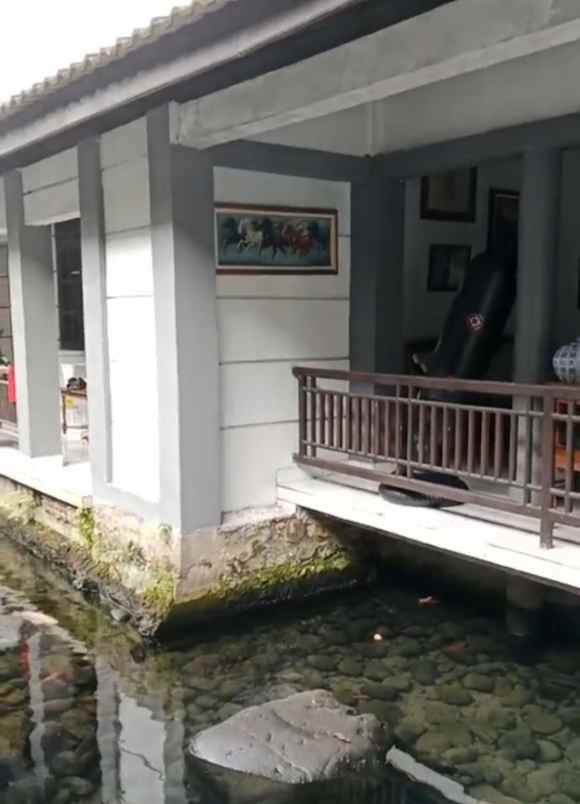 rumah kolam renang ungaran barat