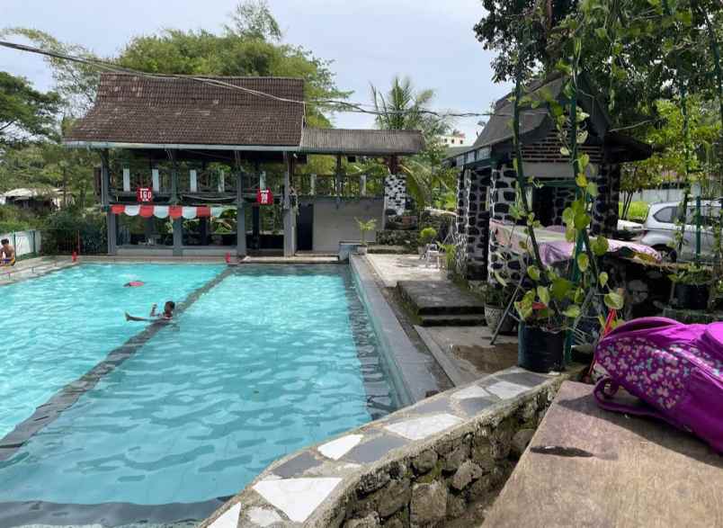 rumah kolam renang ungaran barat