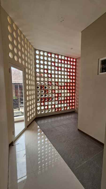 rumah kost exclusive lokasi mertojoyo kota malang