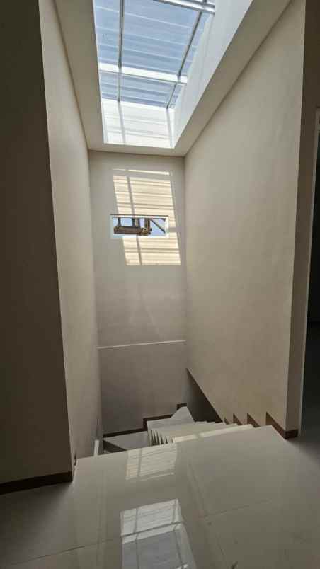 rumah kost exclusive lokasi mertojoyo kota malang