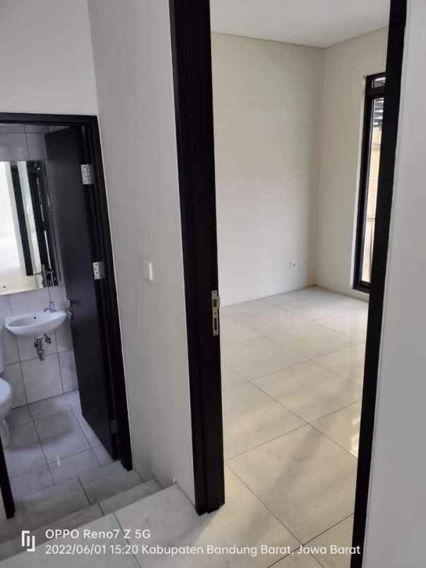 rumah kota baru parahyangan