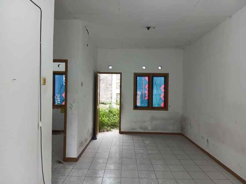 rumah luas 135 m hanya 500 jutaan di cipageran kolmas