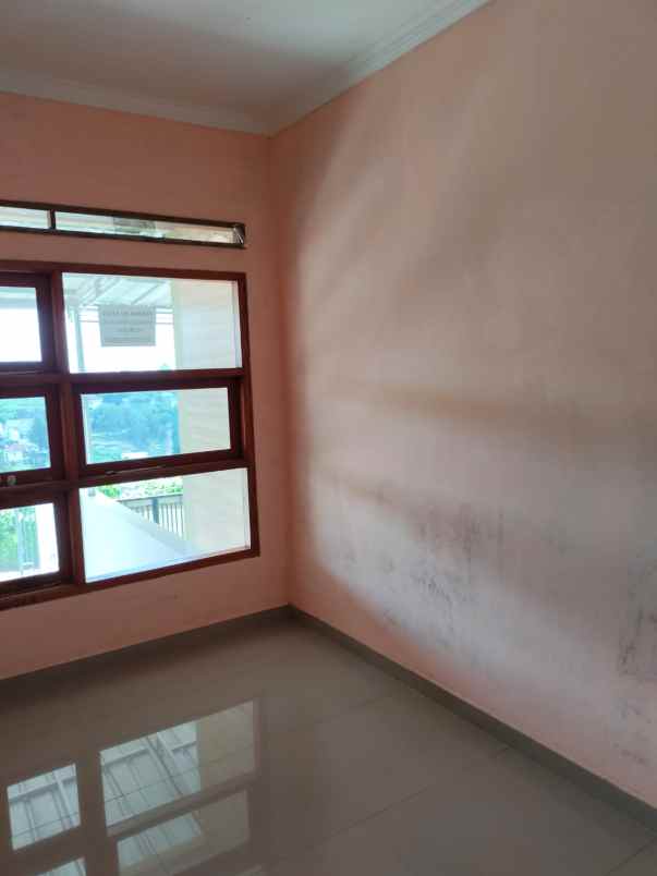 rumah mainroad mekarwangi siap huni lokasi strategis