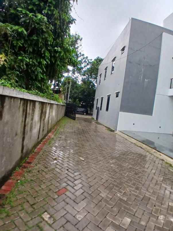 rumah mewah 3 lantai murah siap huni diciganjur jaksel